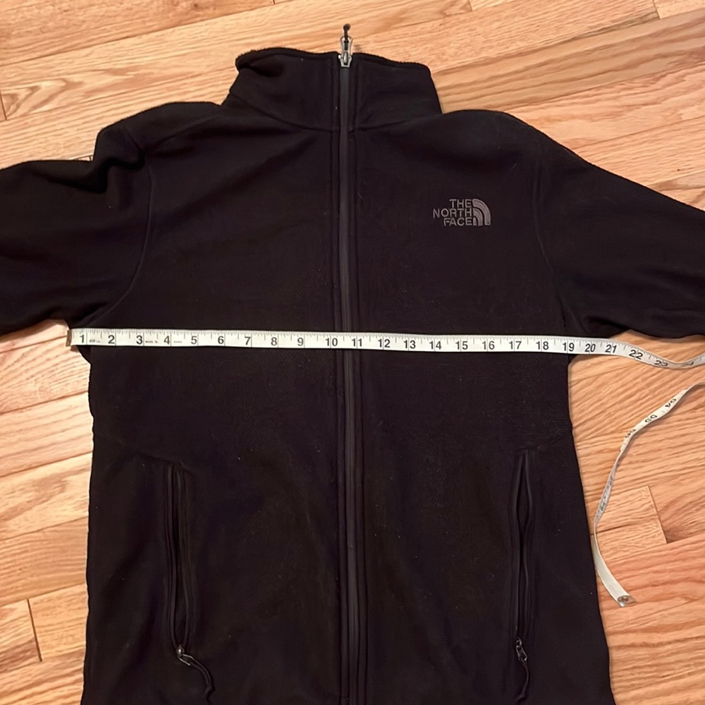 The North Face Black Fleece Size M, GUC, measurement as pictured - Black